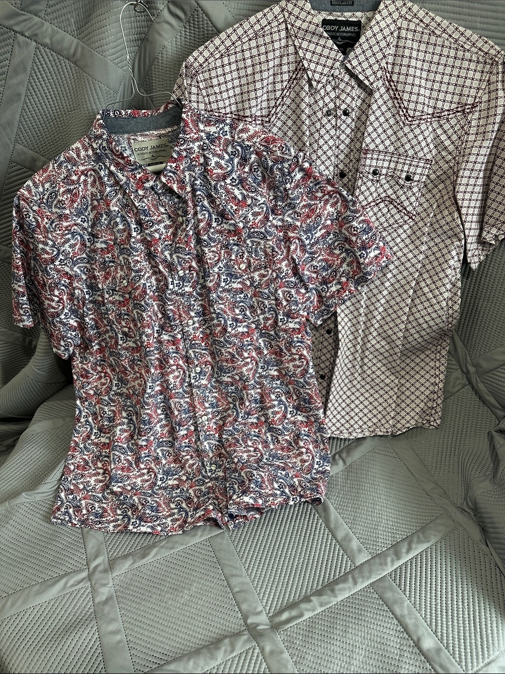 Cody James Men’s Red Paisley Short Sleeve Button-Down Shirt